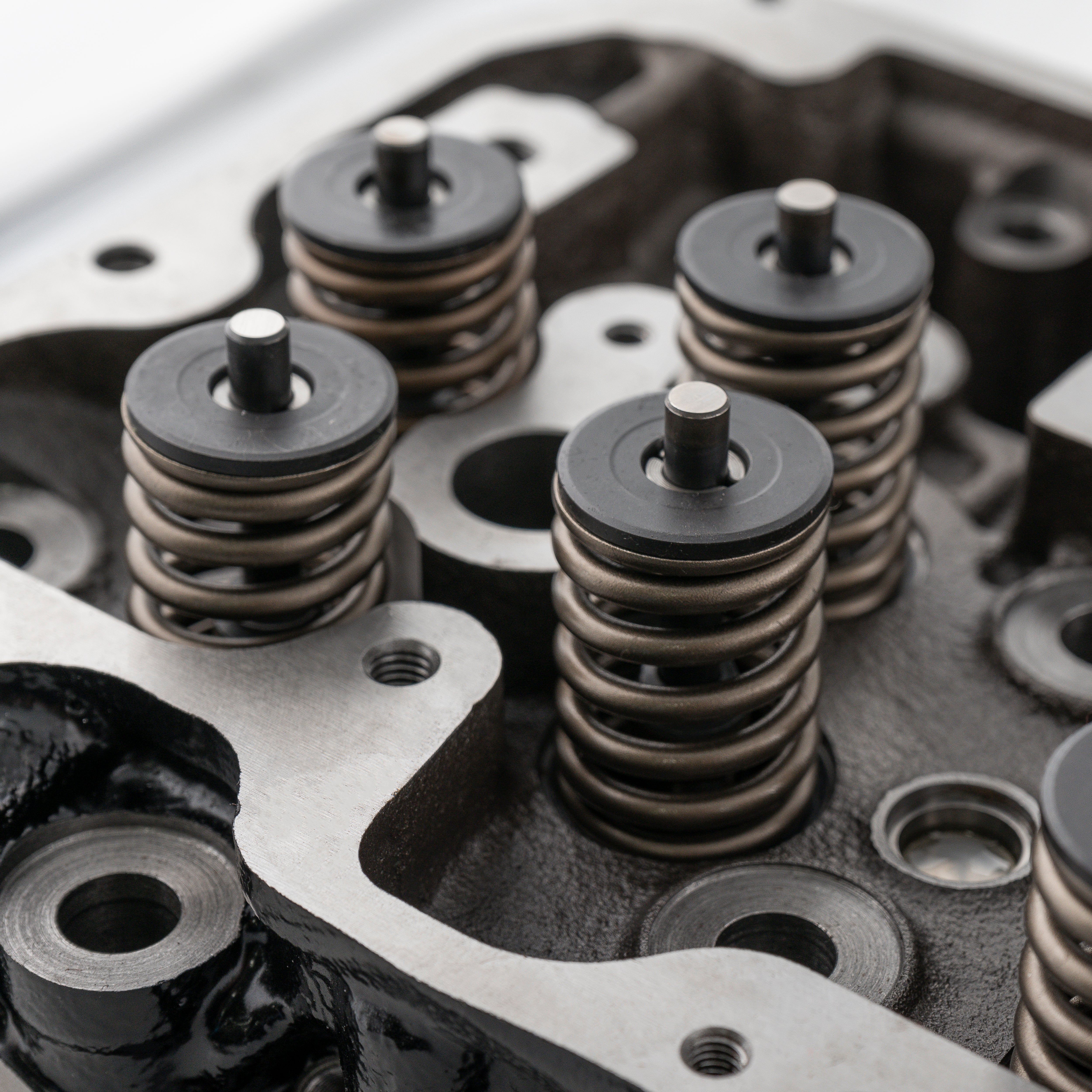 2004.5-2010 GM 6.6L Duramax CNC Ported Cast Iron Cylinder Head (One Head) LLY/LBZ/LMM